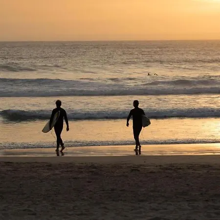 Ocean Avenue Apt, Beach, Surf, Golf, Sunsets,walks * Costa de Caparica