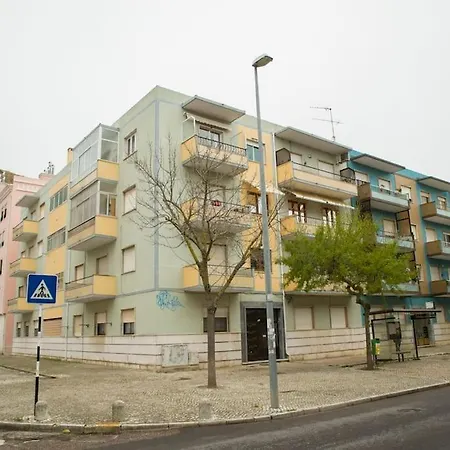 Ocean Avenue Apt, Beach, Surf, Golf, Sunsets,walks Costa da Caparica