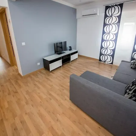Ocean Avenue Apt, Beach, Surf, Golf, Sunsets,walks Apartment *